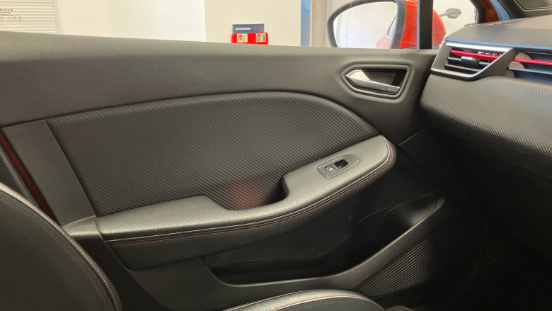 Renault Clio 1.6 E-TECH Hybrid 140 RS Line 5dr Auto Hybrid Hatchback